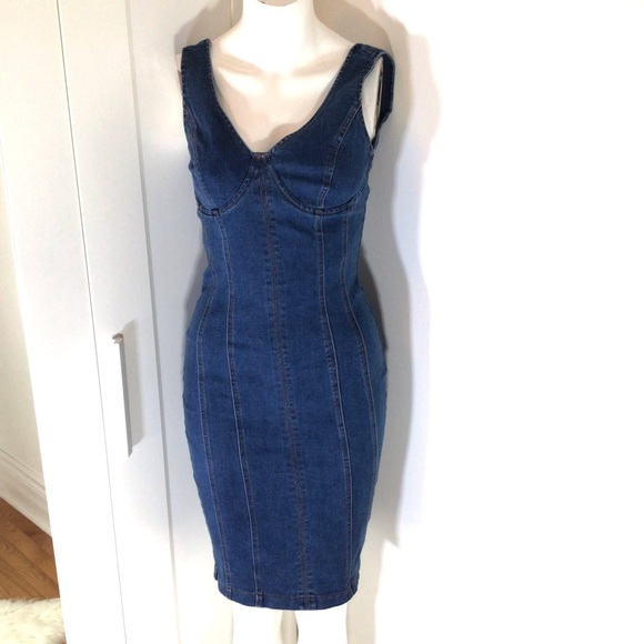 Dresses & Skirts - JUST FABULOUS 💋